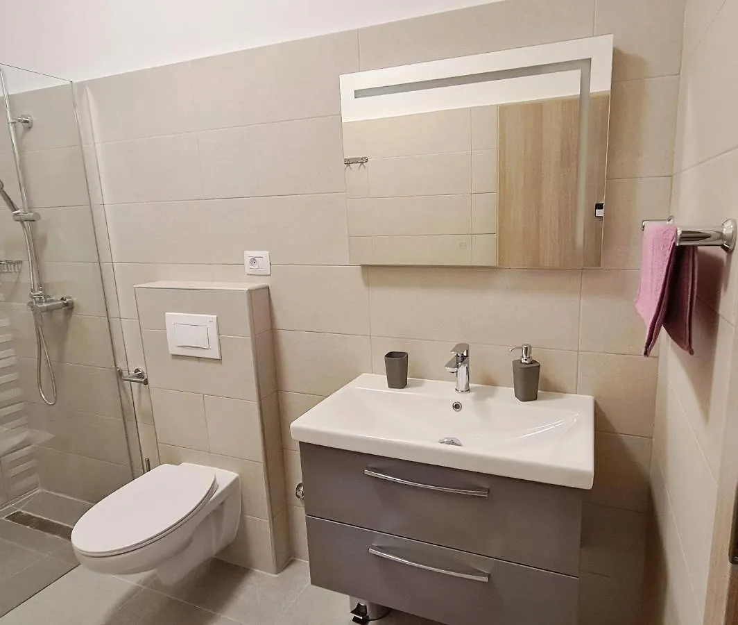 Apartment Antonio Banjole 0*,